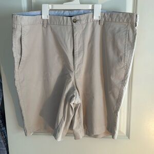 Peter Millar 42r shorts